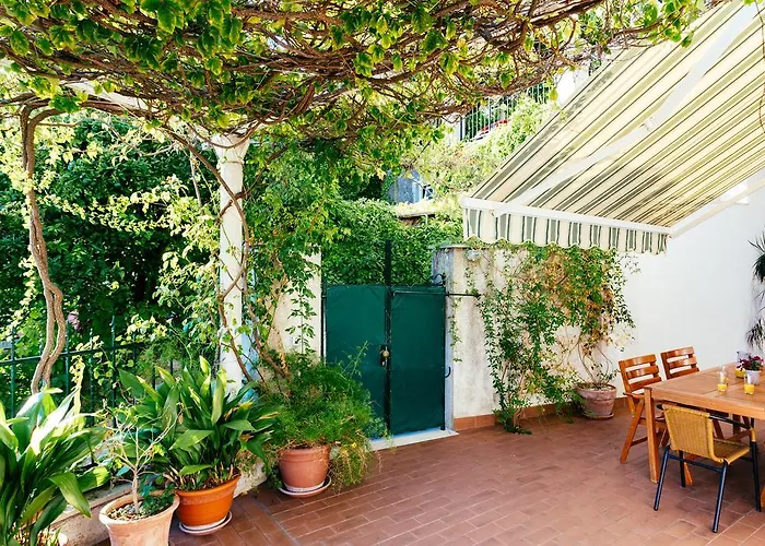 Hedera Estate, Hedera A27